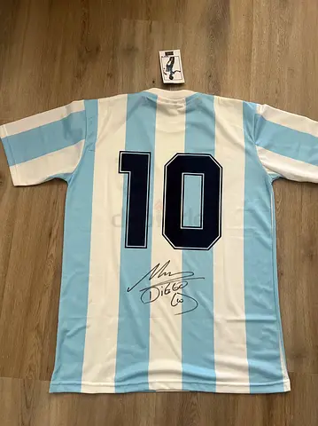 Argentina No.10 Football Jersey with Signature Diego Maradonna. Certificate of Authenticity