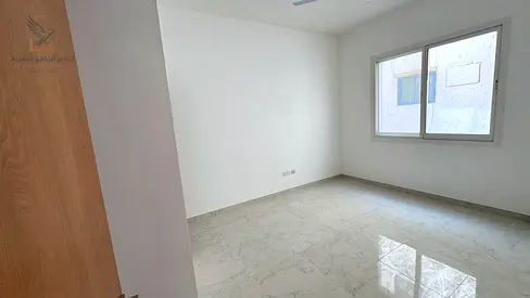 شقة غرفتين وصالة أول ساكن بلكونة بااطلالة مفتوحة غرفتين ماستر خزائن حائط  تشطيب سوبر ديلوكس