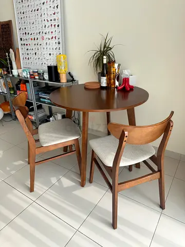 Round wooden dining table with 2 matching chairs - mid-century style