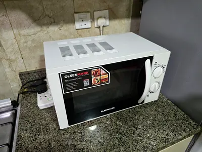 Olsenmark Compact Microwave Oven - Good Working Condition