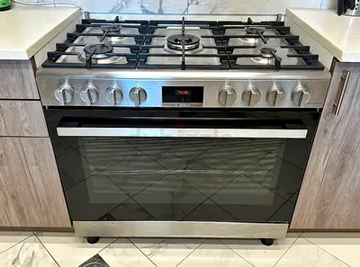 Bosch 5 Bruner full gas cooker 90 cm latest model same like a new condition