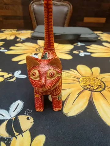 Hand-carved Painted Wooden Cat Figurine - Small Decorative Collectible