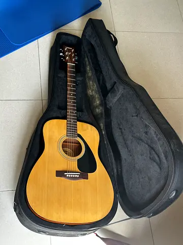 Yamaha F310P with strong cover