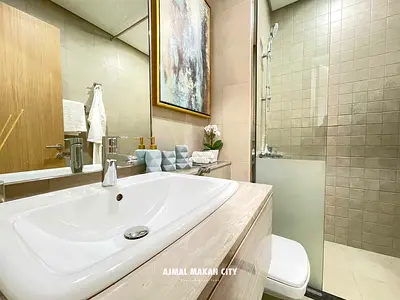 Post payment | Pool view | Freehold