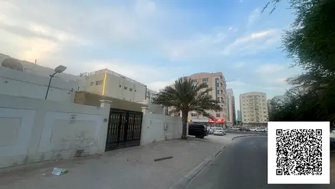 2ND VILLA FROM THE MAIN KUWAIT STREET 5 BEDROOMS HALL MAJLIS