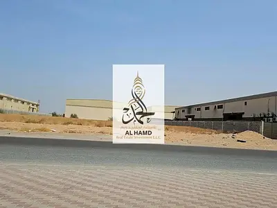 شبرة صناعية مميزة للإيجارأم القيوين فرصة لا تتكرر لأصحاب الشركات والأنشطة الصناعية والتجارية شبرة صناعية بمساحة 4,000 قدم مربع بواجهة مباشرة شارع