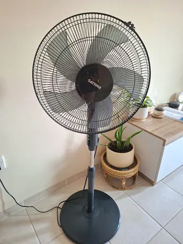 Philips standing pedestal fan - used, good condition (available by 5-7th Nov)