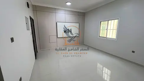شقة غرفتين وصالة للإيجار السنوي بناية جديدة بمساحة ممتازة وحمامين وبلكونة بموقع استراتيجي وحيوي جاهزة تماما للسكن الفوري المريح للعائلات
