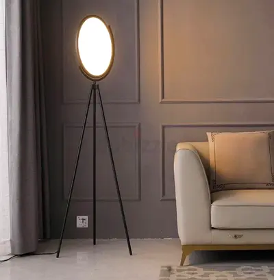 Tripod Ring Lamp