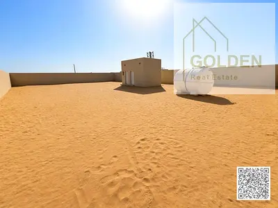 حوطة ب 9درهم للقدم بكهرباء 13كيلوواط مساحة واسعة للتحميل والتفريغ