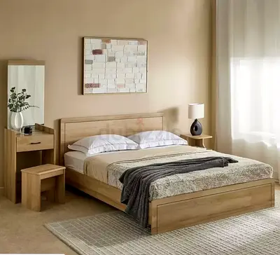 4 piece Bedroom set ( 1 Bedframe , 1 nightstand , 1 pour, 1 dresser with mirror)