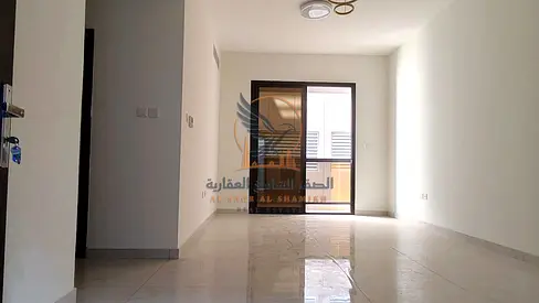 شقة غرفتين وصالة أول ساكن للإيجار السنوي بتكييف مركزي وثلاثة حمامات وبلكونة بمساحة ممتازة وموقع استراتيجي وحيوي جاهزة تماما للسكن الفوري