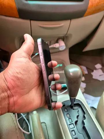 iPhone in good working condition — space gray, used 3 months box, cable everything