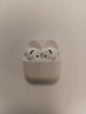 Apple AirPods 4 Without Noise Cancellation