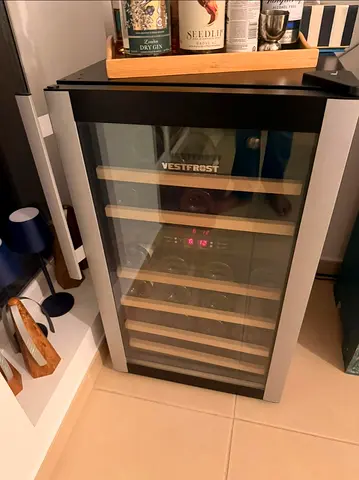 Vestfrost 33 bottle dual zone wine fridge