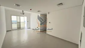 Brand-new 2-bedroom apartment, super deluxe finishing, balcony, built-in wardrobes, near schools and