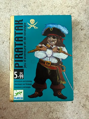 Piratatak Card game