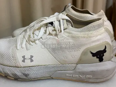 Under Armour HOVR white training shoes, size unknown — lightly used
