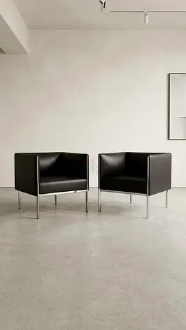 CASANOVA Pair of Modern Black Italian Leather Cube Armchairs with Metal Legs by ( Cattelan Italia )