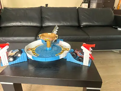 Hot Wheels Monster Truck Arena Playset with 2 Trucks