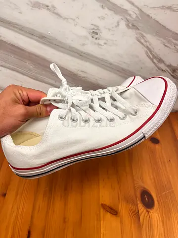 White low-top convers sneakers, size 43 — used once
