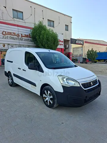 2018 Peugeot Partner Van Long Body GCC Specs