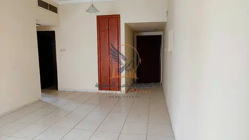 شقة غرفة وصالة مع بلكونة بالقرب لؤلؤة الخليج موقع متميز  لايجار السنوي بعجمان
