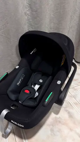 Maxi-Cosi Infant Car Seat (Rear-facing) - Good Condition pebble S