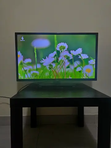 32-inch LED TV not smart in good working condition