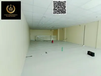 1800 قدم مربع || مثالي لمعرض كبير أو مساحة مكتبية || طابق أرضي + ميزانين || كهرباء عادية || متاح للإيجار || موقع متميز
