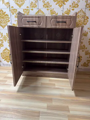 Wooden Storage shoes rack with Shelves and Drawers - Good Condition