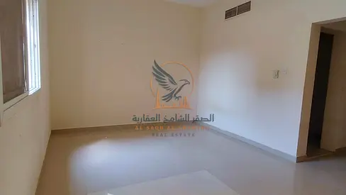 استوديو واسع بمطبخ منفصل وتكييف مركزي على شارع الملك فيصل بعجمان وسهل المخرج لدبي والشارقة