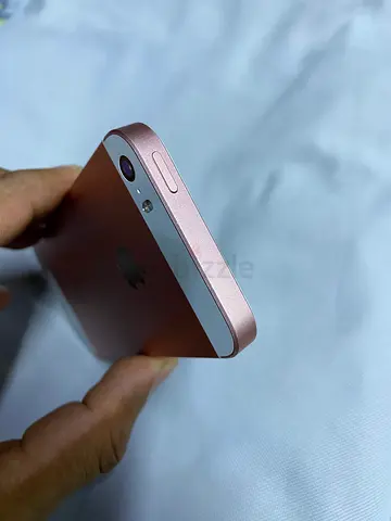 Apple iPhone SE (1st gen) - Rose Gold, Good Condition, Unlocked