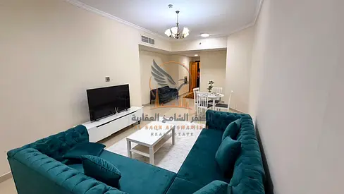 شقه غرفتين وصاله فرش نظيف ومرتب مجهزه تماما بجميع الاجهزه المنزليه وجاهزه للسكن الفوري بالشارقه