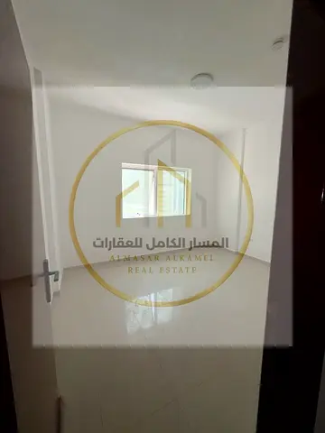 للايجار السنوي غرفة وصالة في الخان شارع الخان بإطلالة مفتوحة وموقع مميز بالقرب من أبراج أفاميا مع صيانة مجانية