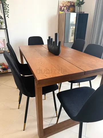 Dining table with 6 chairs