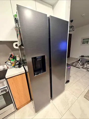 Samsung Side-by-Side Refrigerator with Water Dispenser — Good Condition