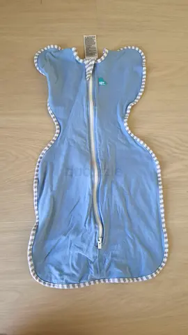 Love to dream Lightweight blue baby sleep sack/swaddle with zipper - size small