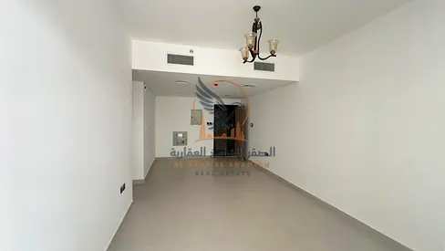 Two-bedroom apartment for rent in Al Tallah, Ajman. First occupancy, super deluxe finishing. Two bathrooms, balcony, built-in wardrobes. Ready to move