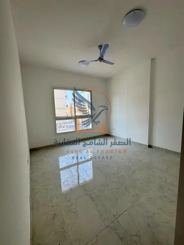 One-bedroom apartment with a living room | First occupant | Built-in wardrobes | Balcony