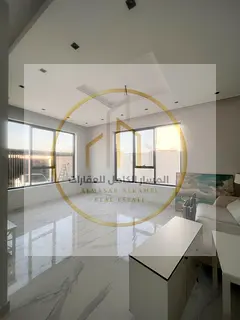 Villa, second tenant, private garden, 5,000 sq. ft., garage for 4 cars.