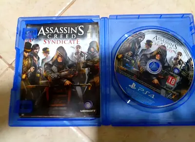 Assassin's Creed Syndicate (PS4) disc with case - good condition