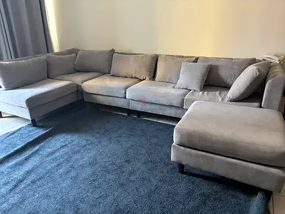 Grey 5-Seater Sofa + 1 Ottoman – AED 550