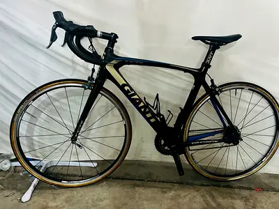 Road bike Giant carbon electric gears