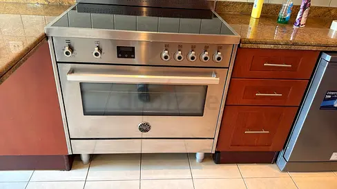 Bertazzoni Latest model Electric Ceramic Cooker 90cm  for sale Same like New Condition Slightly used