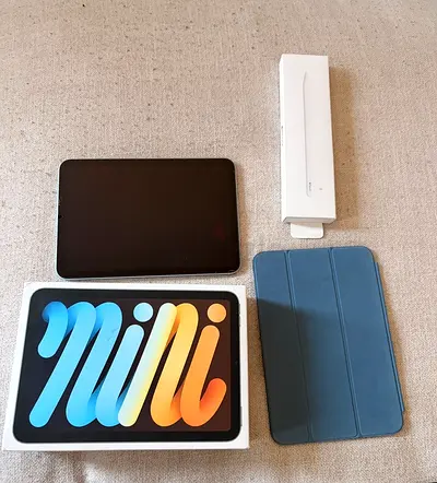 Apple iPad mini (with Apple Pencil & Smart Cover) - Good Condition