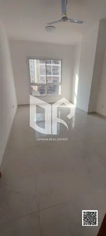شقة فاخرة أول ساكن غرفتين وصالة (غرفتين ماستر، 3 حمامات، بلكونة، تكييف مركزي) للإيجار السنوي في بناية جديدة بمنطقة النخيل بالقرب من الكورنيش - عجمان