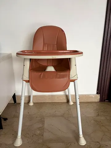 Used brown baby high chair with removable tray - good condition