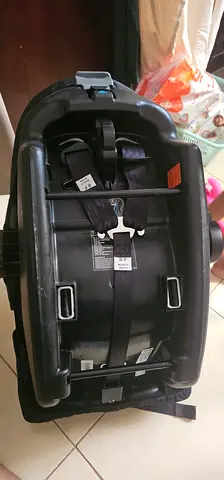 Joie Infant Car Seat, base with harness - good condition