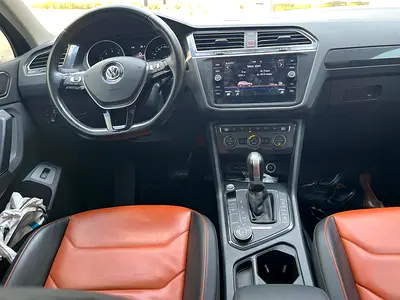 Volkswagen Tiguan SE 2.0 TSI 4MOTION AWD | 2018 | Panoramic Roof | 360° Camera | Agency Maintained